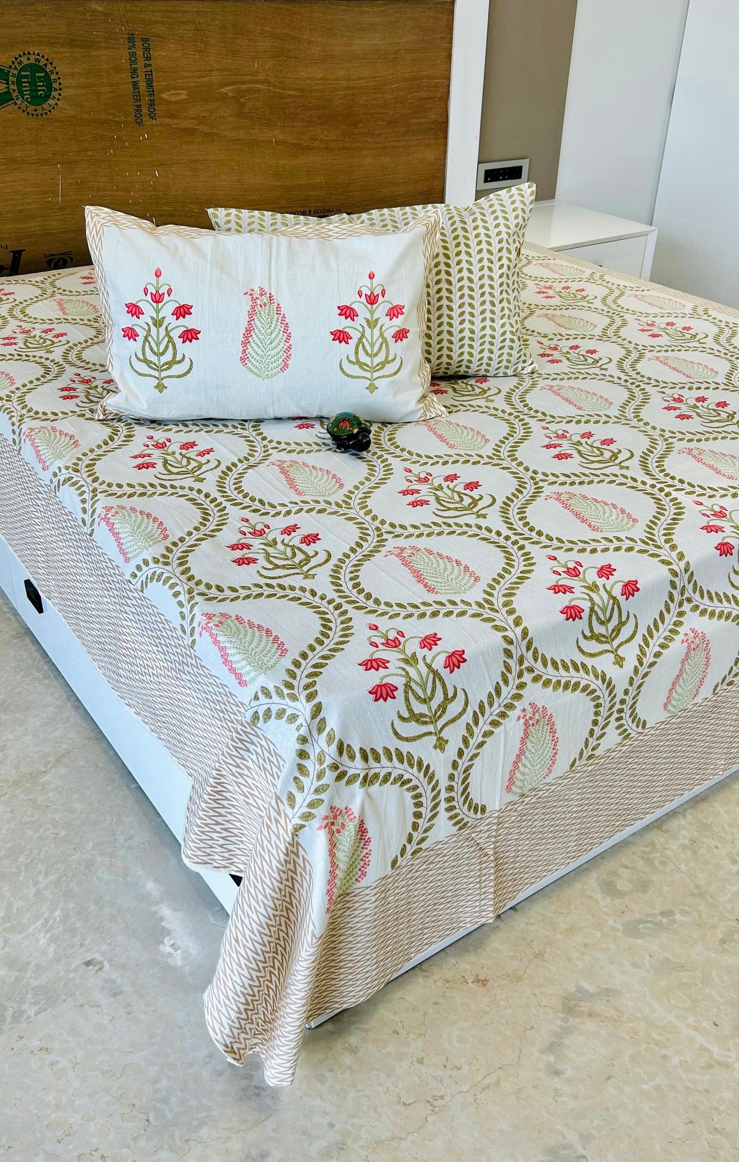 Premium Cotton Rajasthani Jaipuri Paisley Double Bedsheet with 2 Pillow Covers (100x108inch)