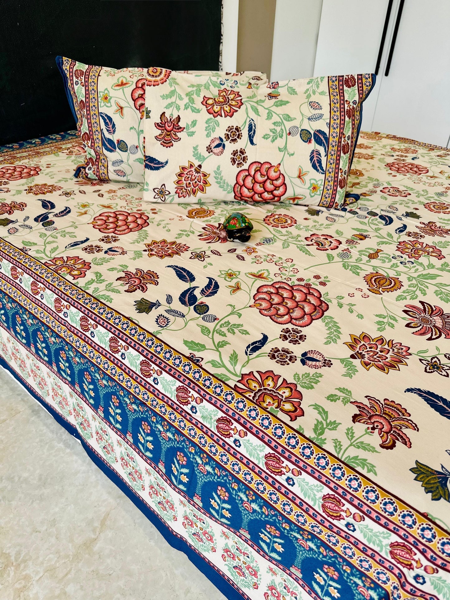 Shahi Ultra Premium Jumbo Cotton Bedsheet with 2 pillow covers